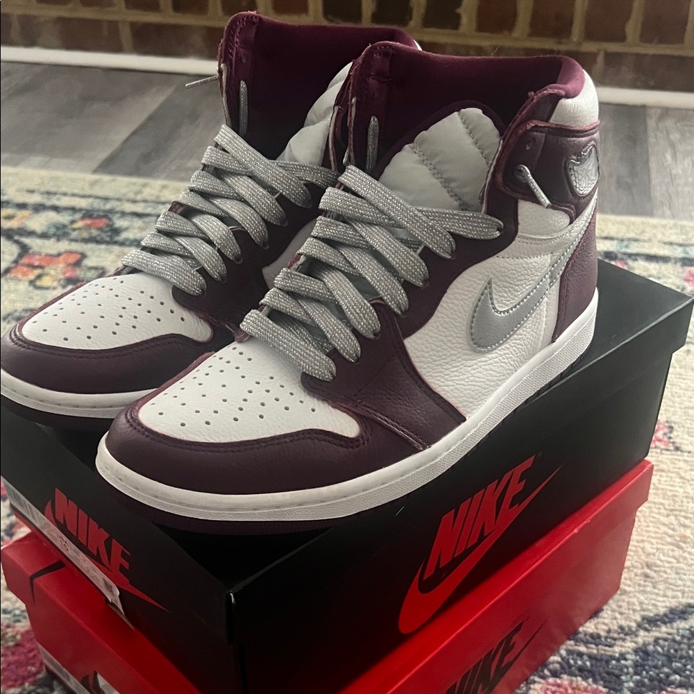 Nike Jordan 1 Retro High OG Men's Maroon and White High-Top Sneakers
